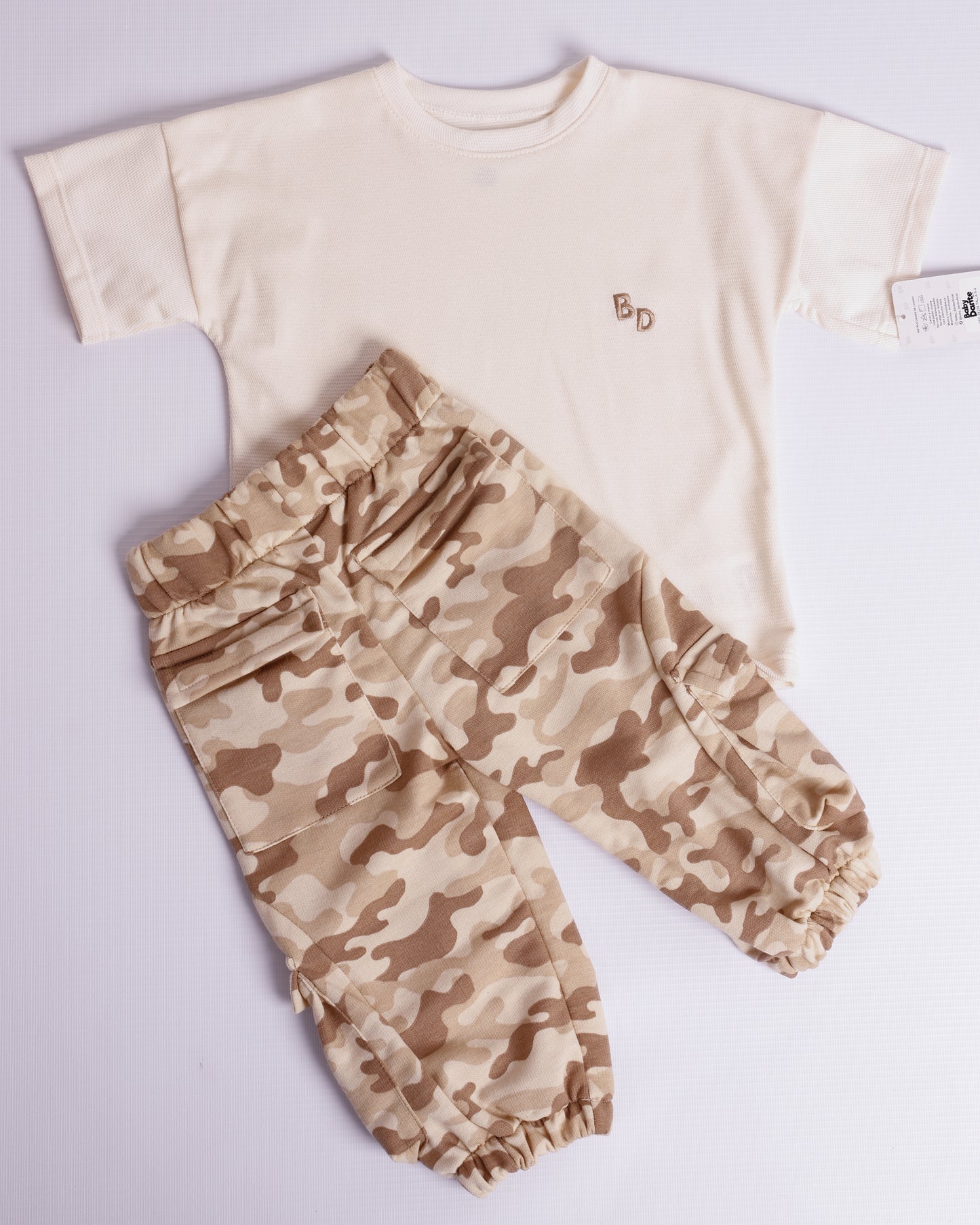CONJUNTO MATI BEIGE BURDA