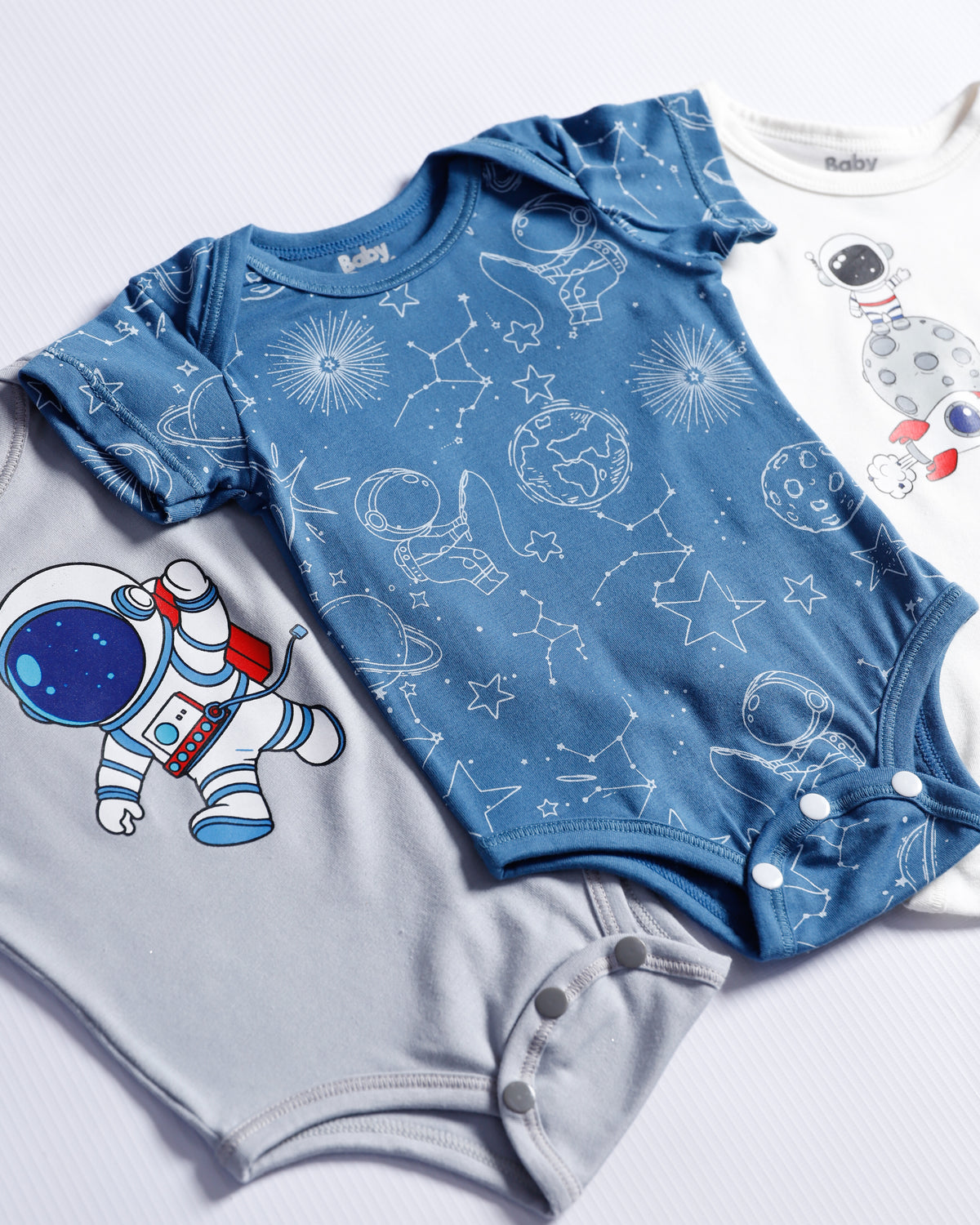 SET X 3 ASTRONAUTAS