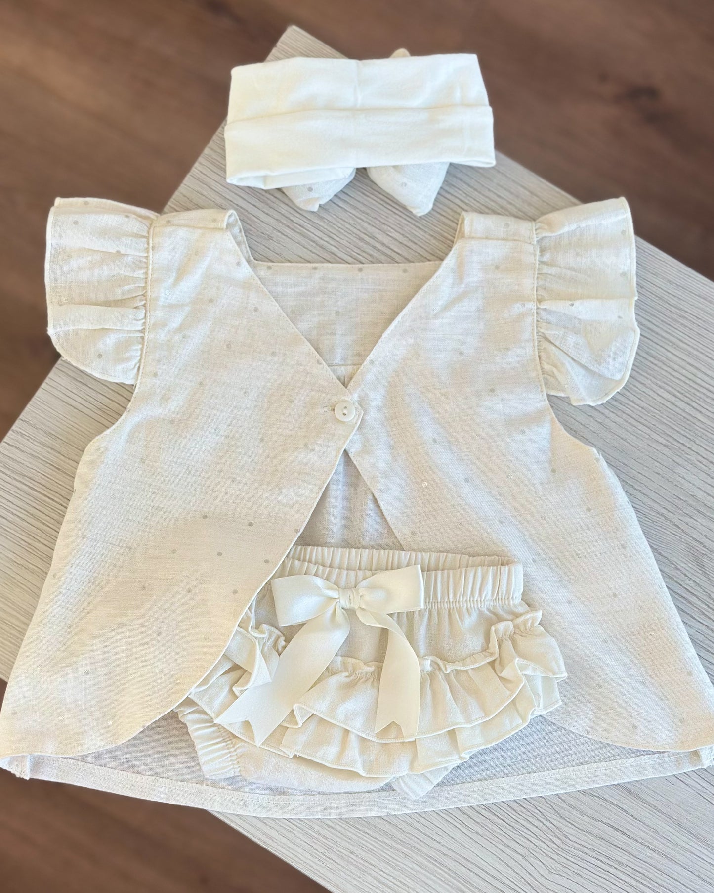 VESTIDO SARAI BEIGE PUNTOS PLATEADOS